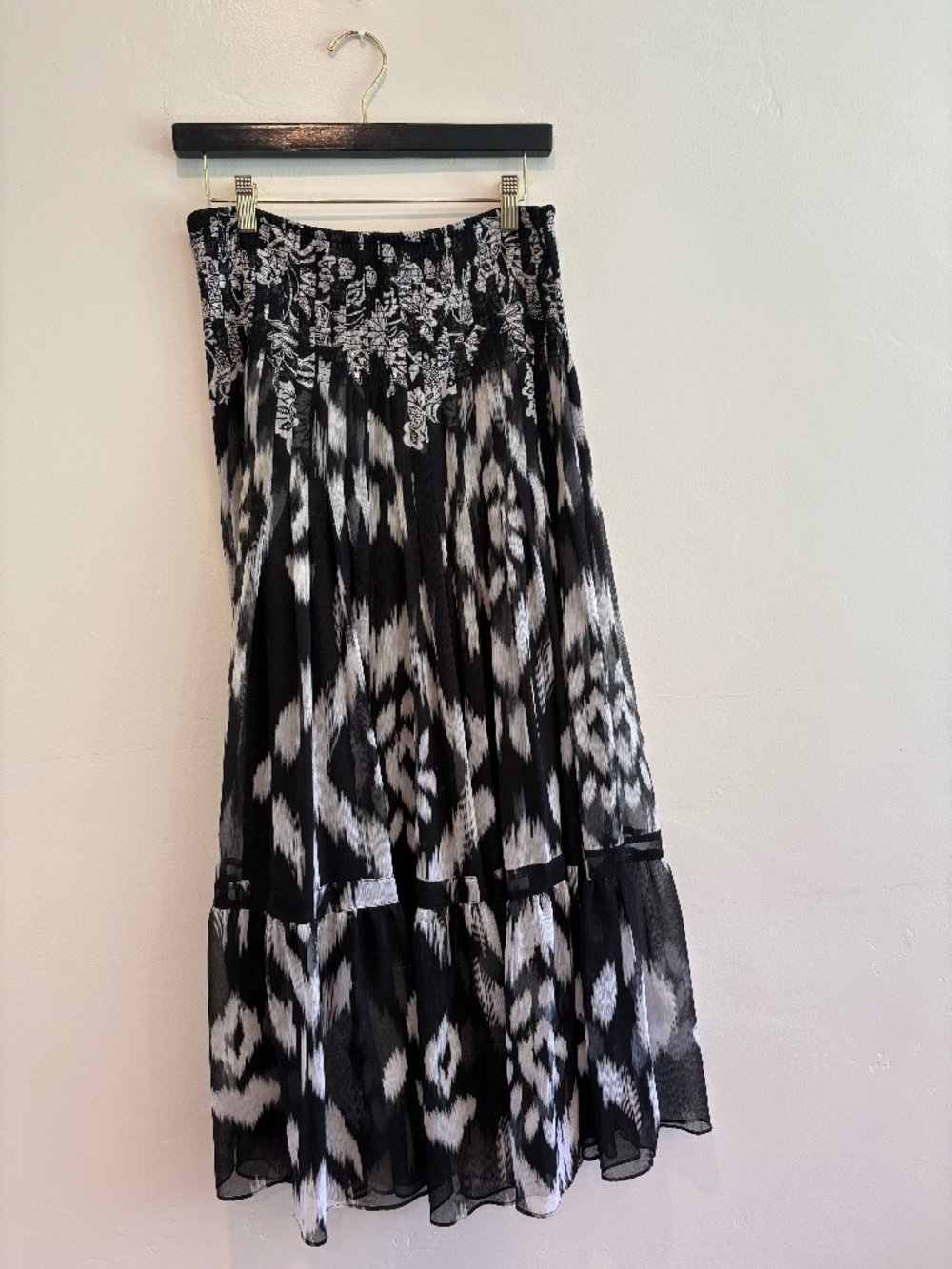 White House/Black Market/ Black/ White midi/maxi skirt